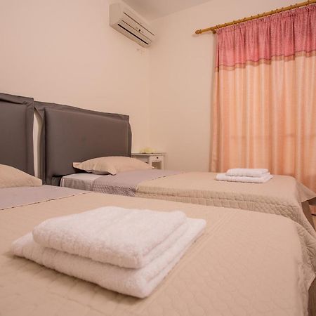 Pistakion Houses Aegina Екстериор снимка